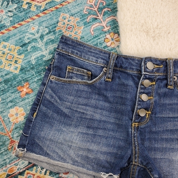 Universal Thread Button High Rise Shortie Shorts 0 - Picture 2 of 6